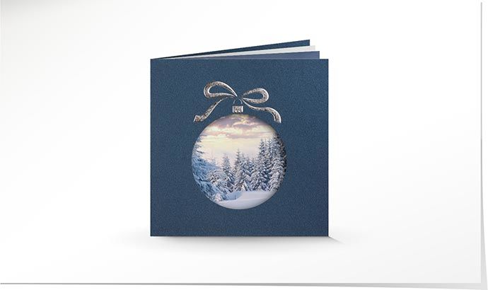 Weihnachtskarte 8952 Kugeln mit Winterlandschaft